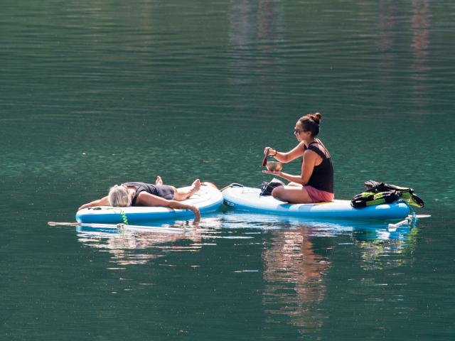 Yoga Lake Montriond Yvan Tisseyre