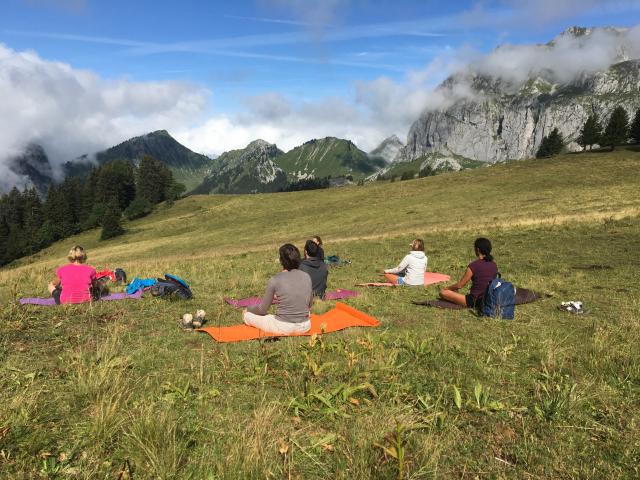 Yoga-Wanderung Chapelle D'abondance Credits Lalie Chochon