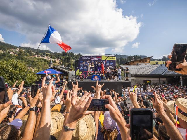 Dh Lesgets Ambiancedenis Angheben Portesdusoleil 34 1