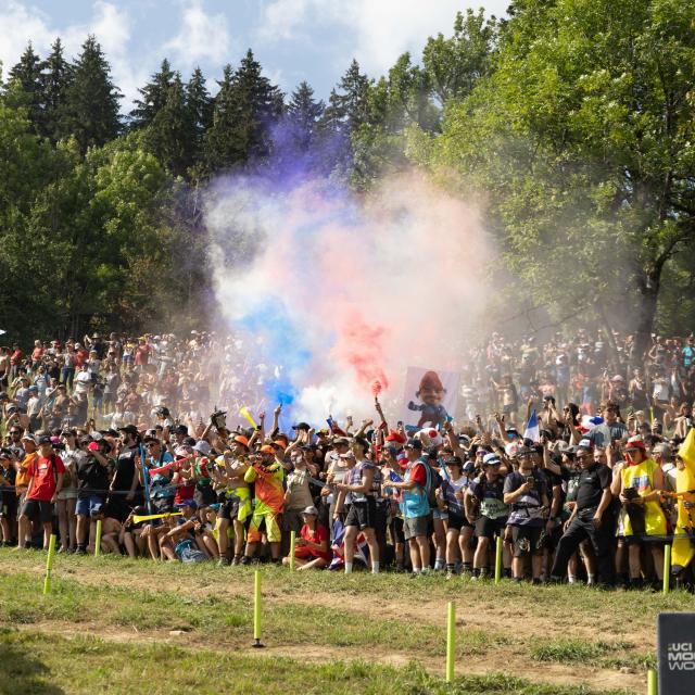 Dh Lesgets Ambiancedenis Angheben Portesdusoleil 36