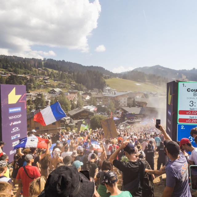 Dh Lesgets Ambiancedenis Angheben Portesdusoleil 9